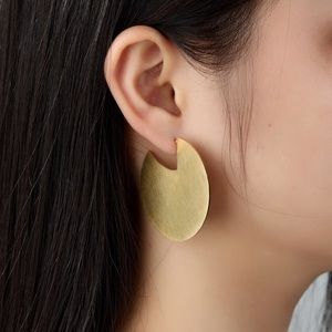 Cutwork stud earrings